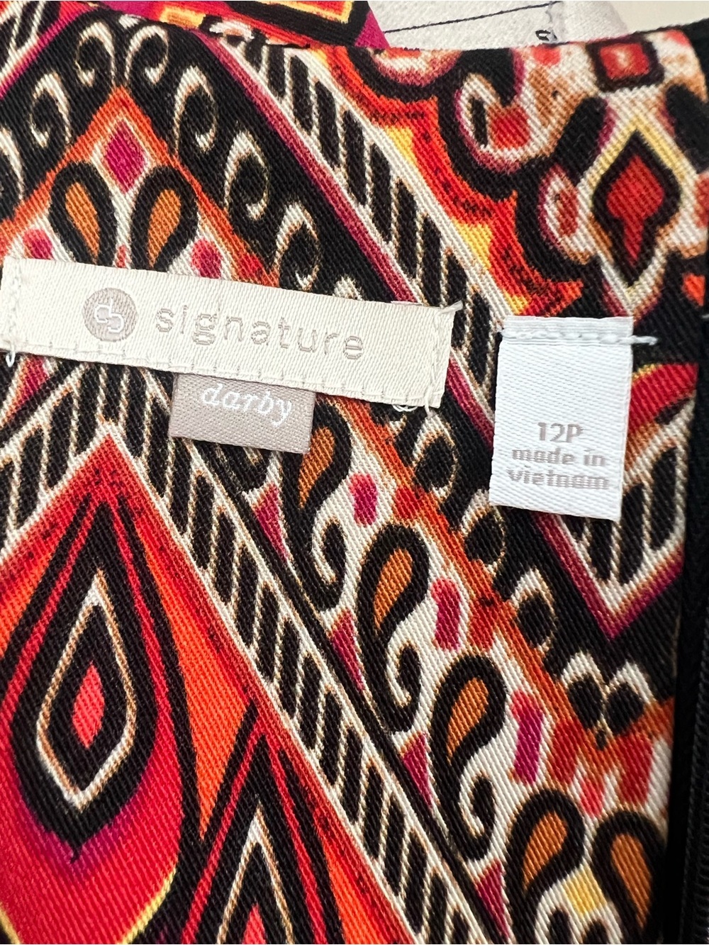 CB Signature Red, Black and Cream Geometric Sleeveless Dress - Picture 8 of 9